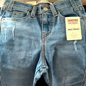 Signature by Levi Strauss